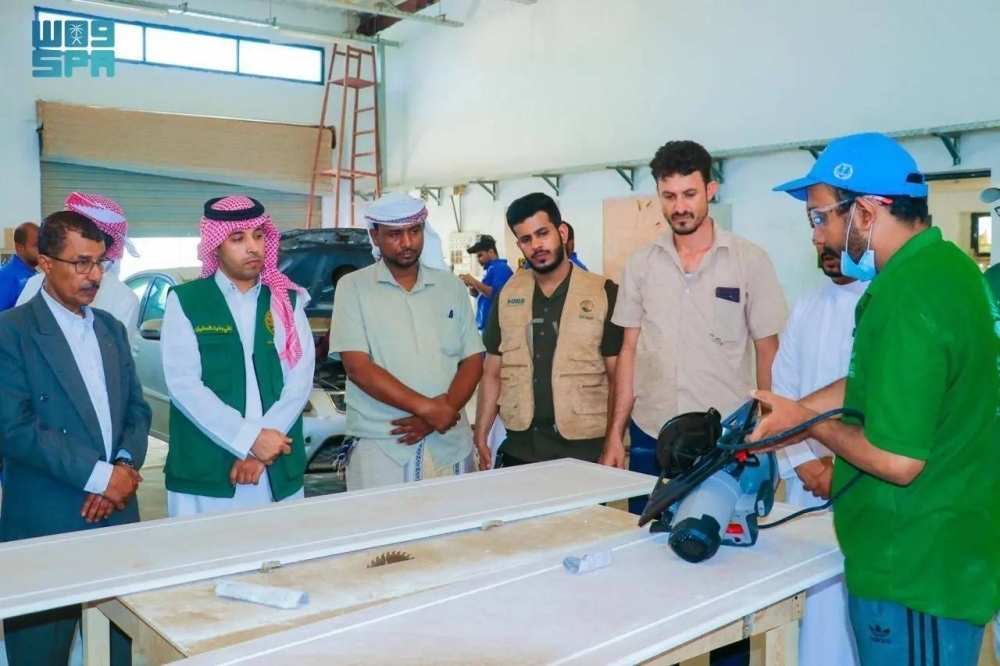 مركز سلمان للإغاثة يدرب 1500 يمني في 11 مهنة وحرفة