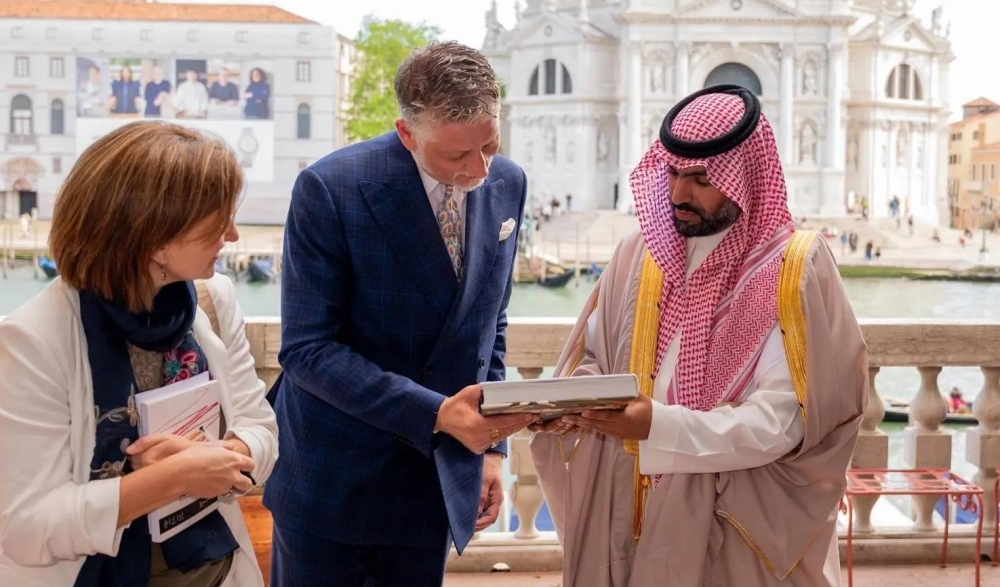 وزير الثقافة ونظيره الإيطالي يناقشان تعزيز التبادل الثقافي الدولي بين البلدين