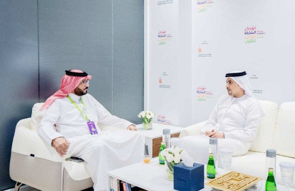 أحمد بن ركاض العامري: الثقافة مشروع وطني مستدام  والكتاب الورقي لا يزال عصياً على الشاشات