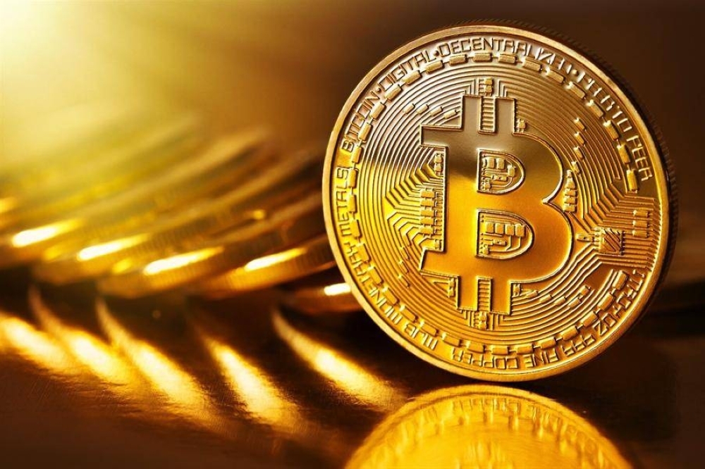 البيتكوين ترتفع وتصبح خامس أكبر أصول العالم قيمة سوقية