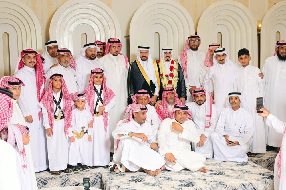 النشيلي يحتفل بزواج علي