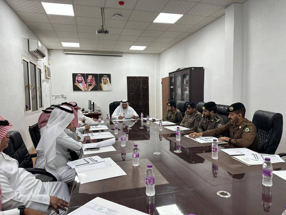 «السلامة المرورية» في أبو عريش تناقش فتح كبري رديس