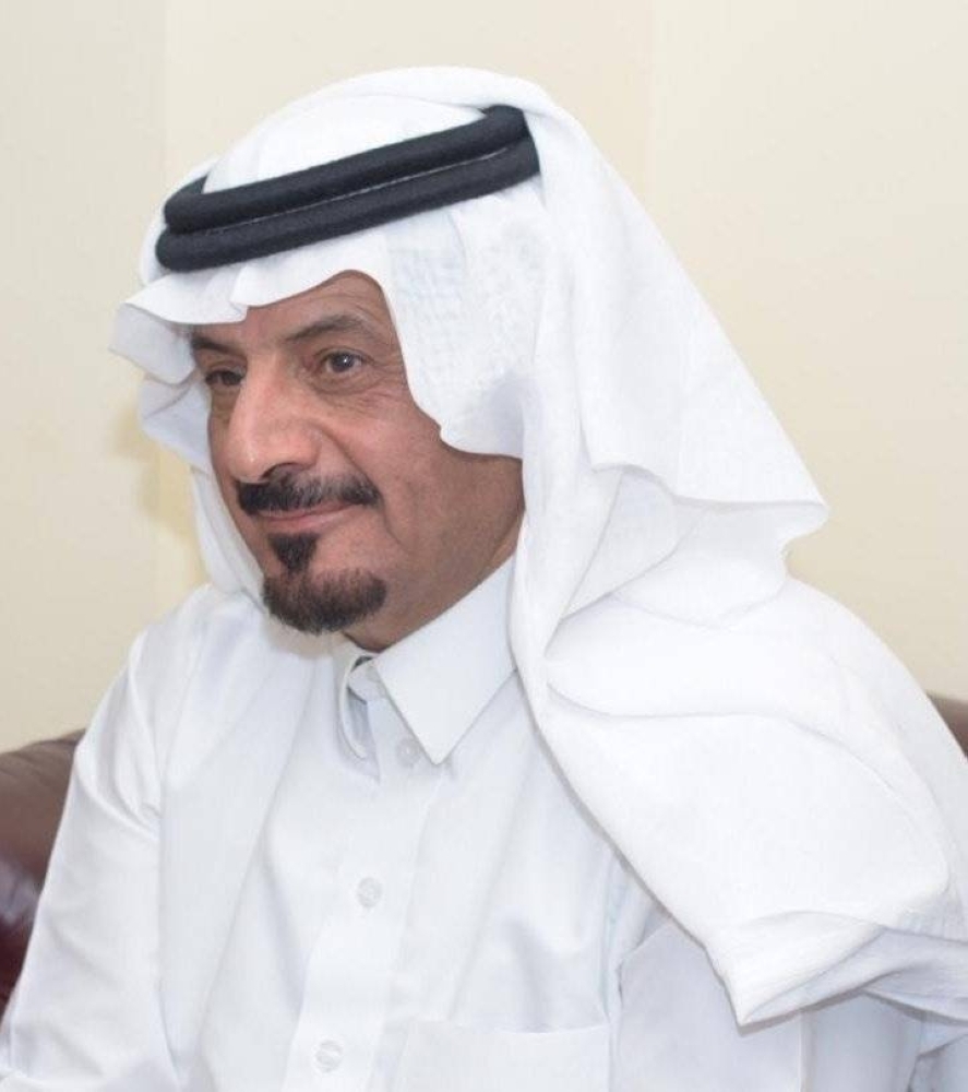 الربيق على السرير الأبيض