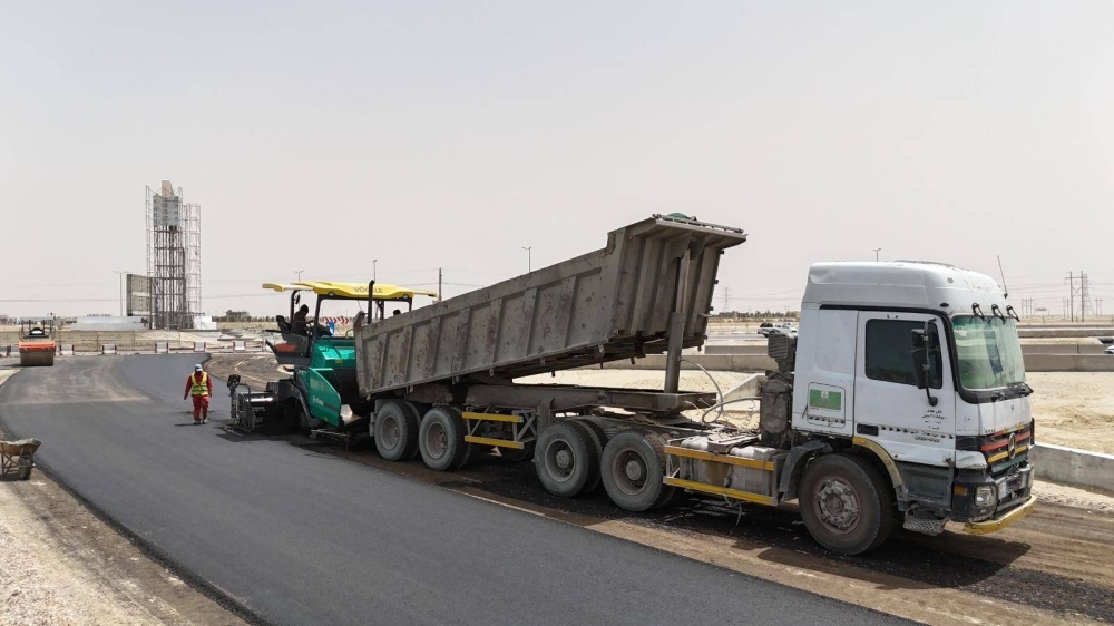 الخفجي: الانتهاء من أعمال التسوية الترابية والبدء بسفلتة مشروع ازدواجي طريق مكة الرابط بطريق الملك سلمان