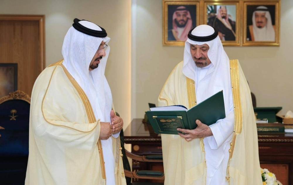 أمير نجران يطّلع على تقرير مبادرة المحسن الصغير بتعليم المنطقة
