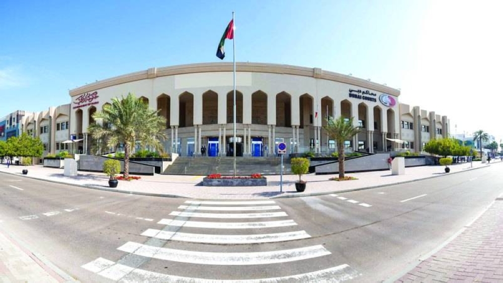 عصابة تنتحل صفة رجال أمن وتسرق 600 ألف درهم من آسيوي