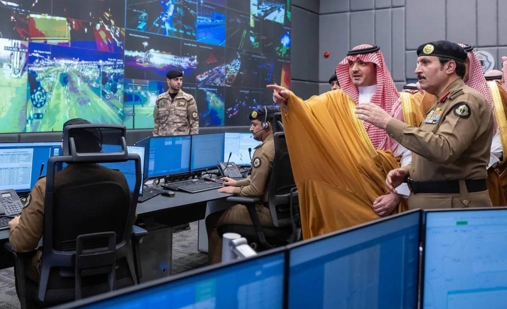 وزير الداخلية يقف على جاهزية قوات الطوارئ المشاركة في الحج