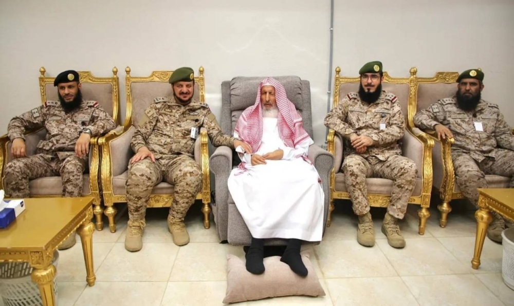 مفتي عام المملكة يستقبل عدداً من المهنئين بعيد الأضحى