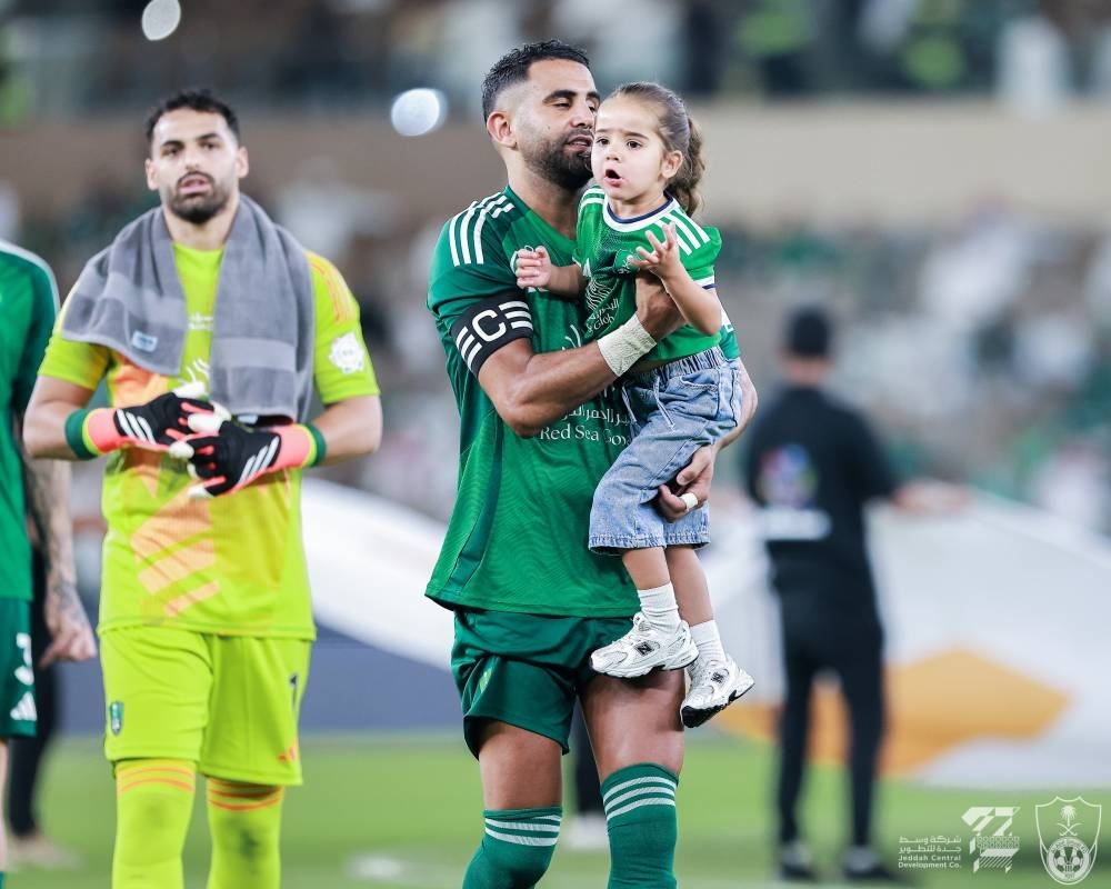 بعد كانتي.. الأهلي يرفض إعارة محرز للهلال