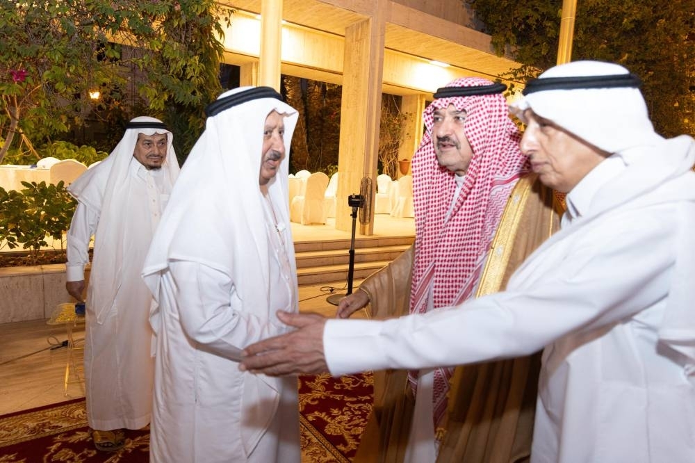 مشعل بن ماجد يواسي أسرة السميري في فقيدهم