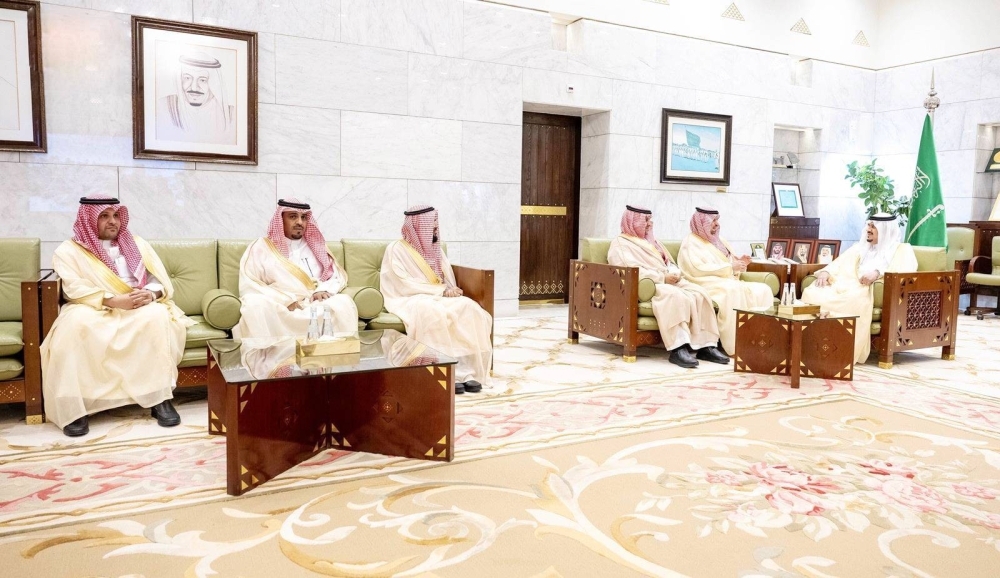أمراء المناطق يطلعون على سير الاختبارات