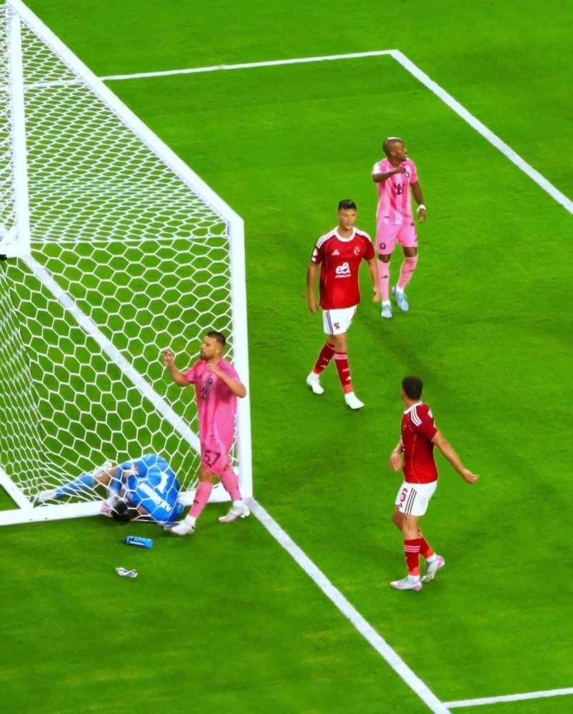 «مواسير الشباك» تهدد سلامة اللاعبين في كأس العالم للأندية!