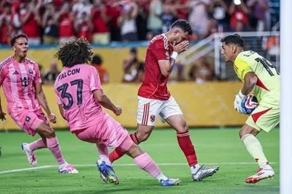 عقوبة مليونية تُشعل الأهلي المصري.. تريزيجيه يدفع ثمن «ركلة التمرد»