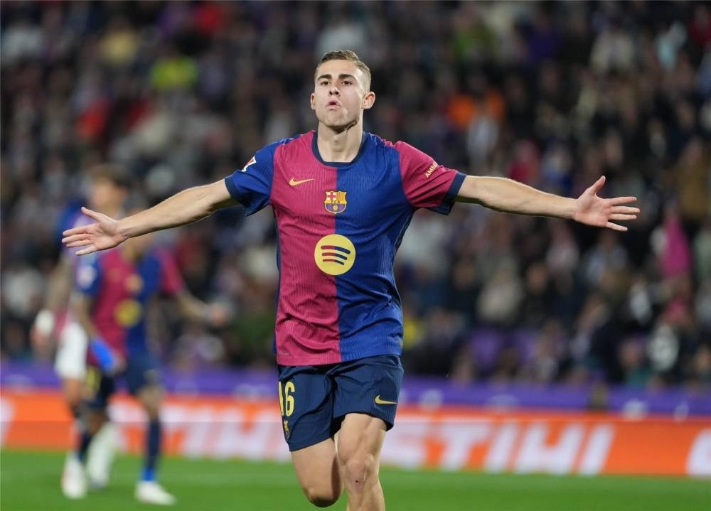 بـ 60 مليون يورو.. الأهلي يغري نجم برشلونة