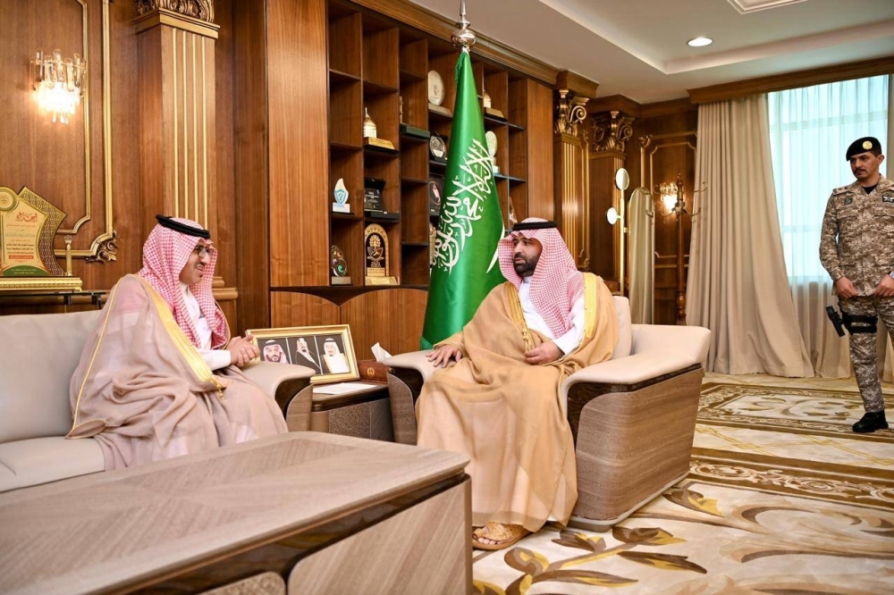 أمير جازان يطلع على إنجازات مشروع الشركة السعودية للقهوة