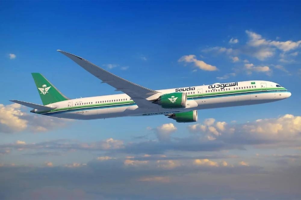 الخطوط السعودية: وفاة مدير المقصورة أثناء رحلة من جدة إلى لندن