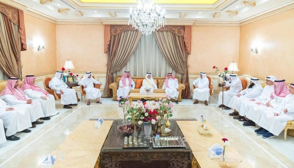أمير الشرقية ونائبه يقدمان التعازي لأسرة البسام