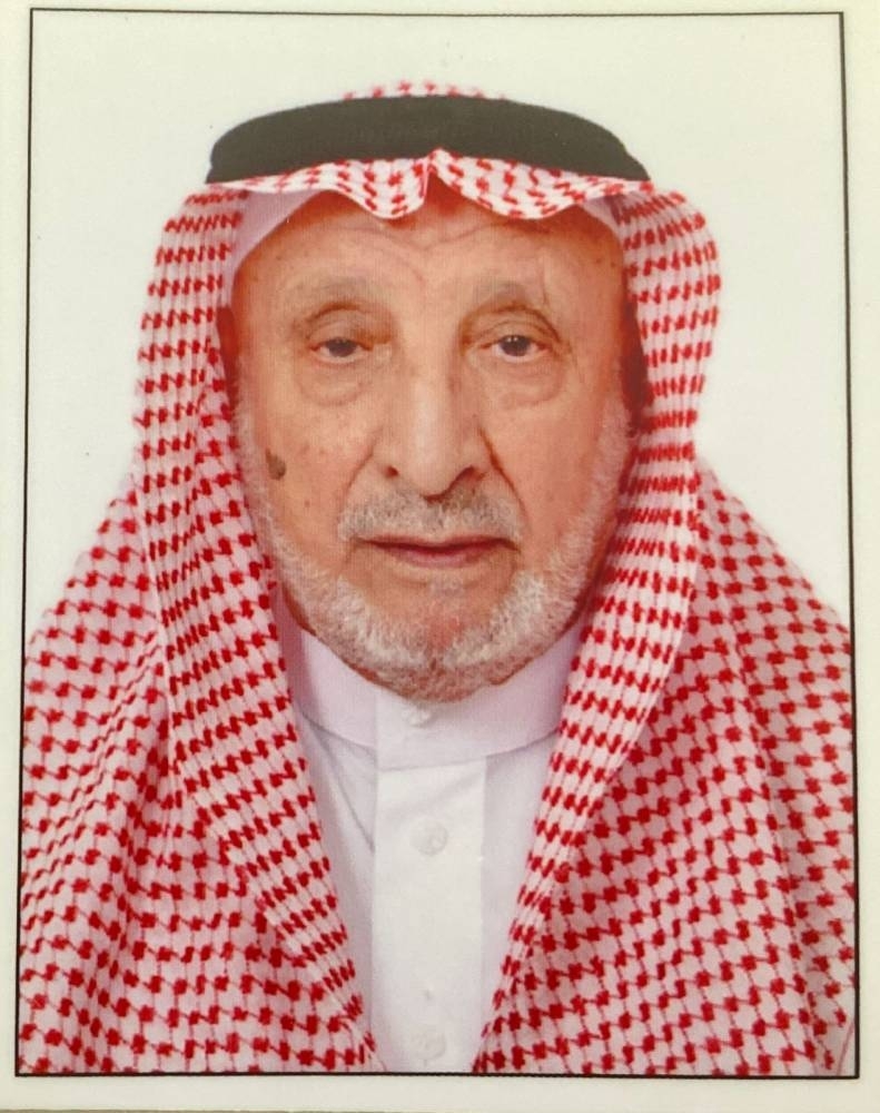 علي الكردي.. ذاكرة التعليم وقلم القرية