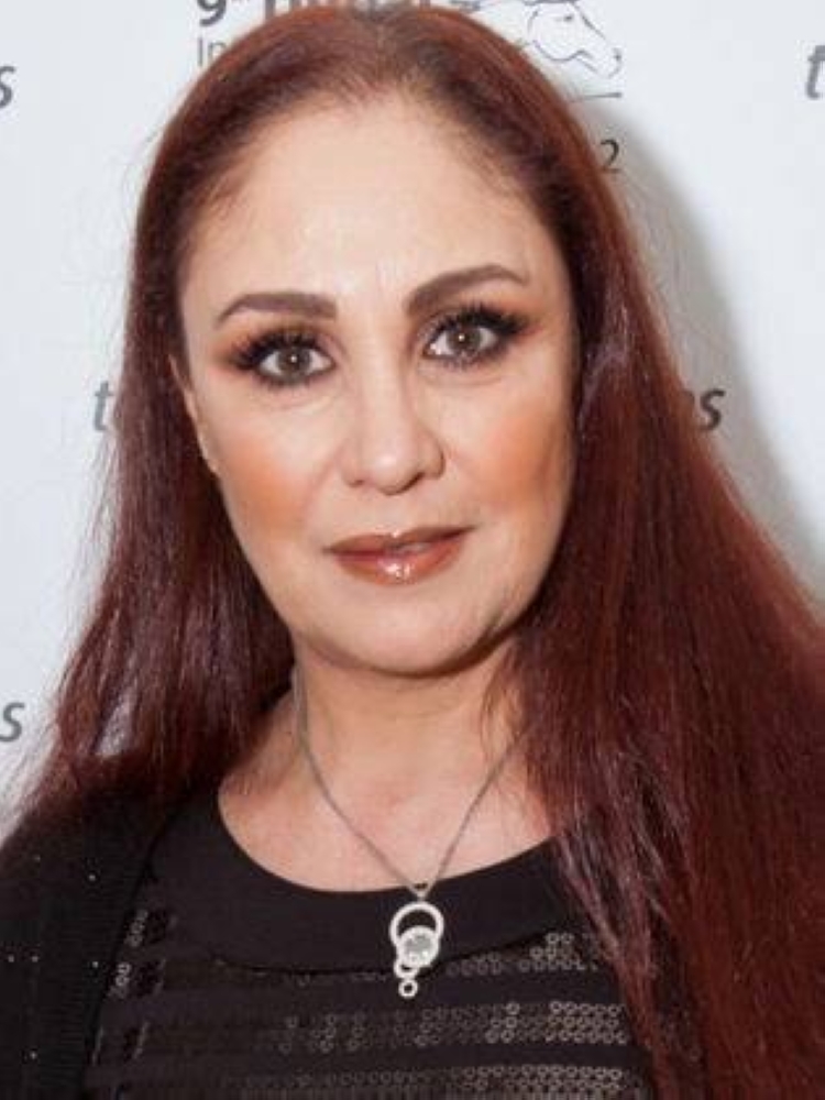 طالبت بجنسية وشجرة أرز.. شيرين: اللبنانيون قساة في الحكم على الفنانين