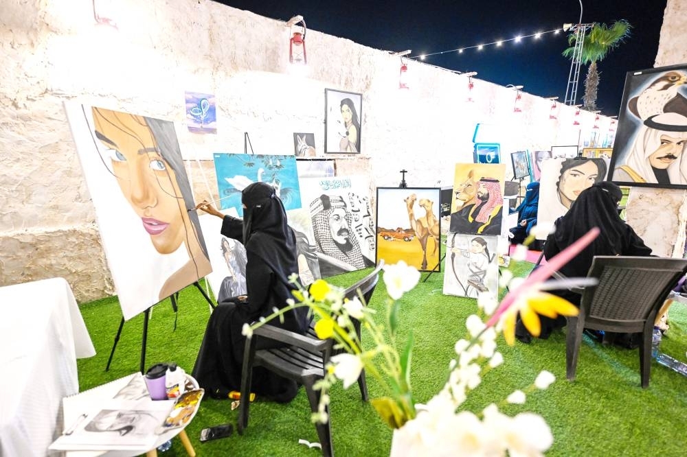 الفن يُقيم في «بيت حائل»..  ريشة المرأة تكتب ملامح الوطن