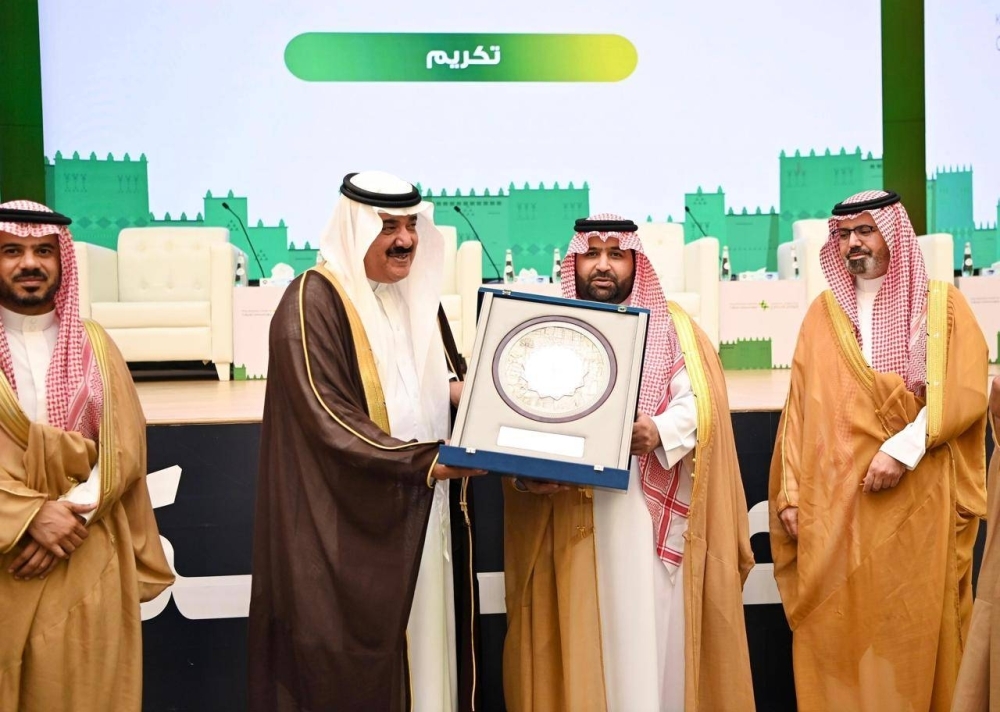 أمير جازان يرعى حفل افتتاح جسور التواصل