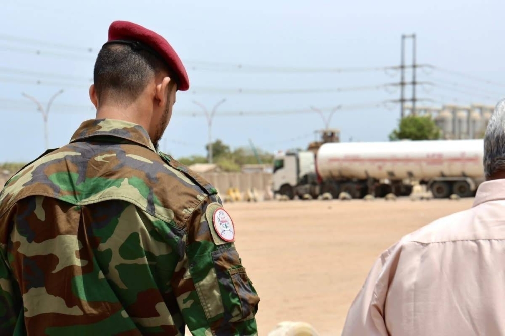 أمن لحج يحبط تهريب مقطورات غاز لبيعها في السوق السوداء الحوثية