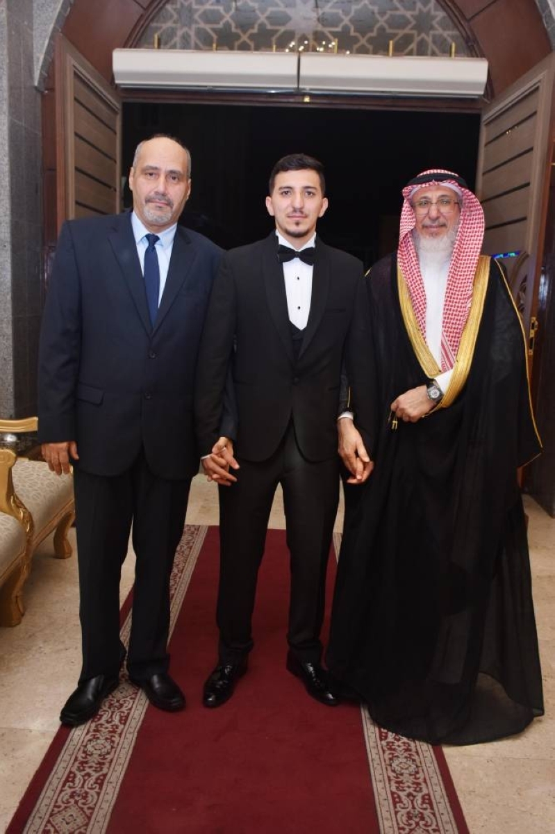 السرحي والرفاتي يحتفلان بزواج إسماعيل