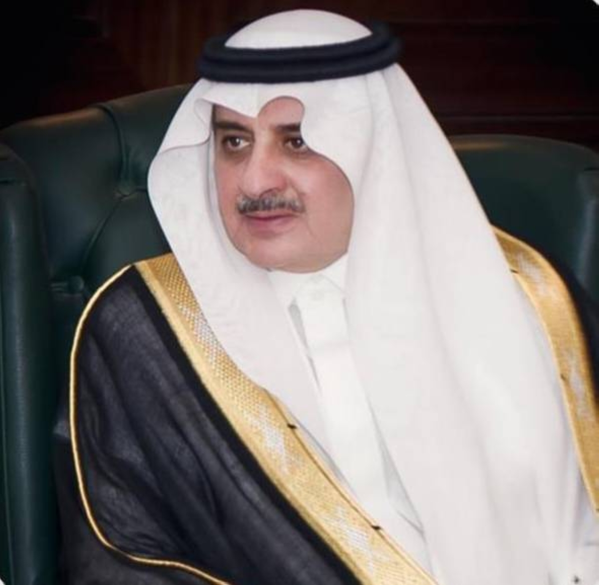 «فهد بن سلطان» يطمئن على صحة الغريض