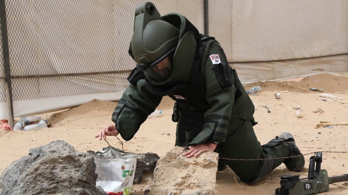 «مسام» ينتزع 1151 لغماً في أسبوع.. مسؤول يمني: من أنجح المشاريع الإنسانية