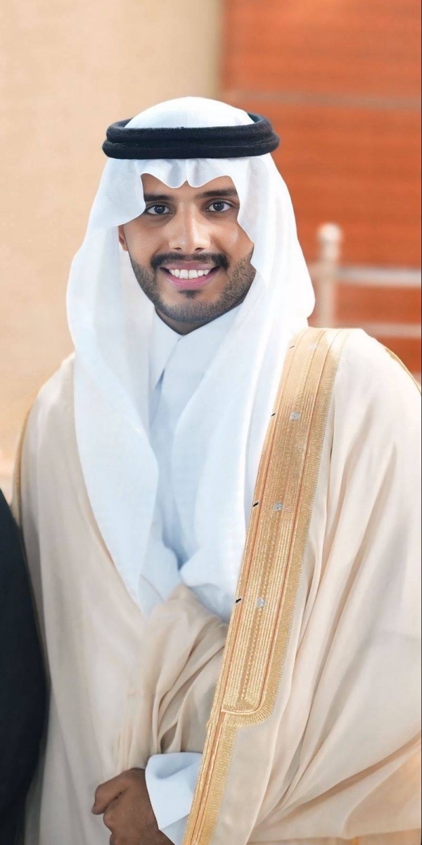 أسرتا بالعبيد والنهدي يزفون عبدالعزيز