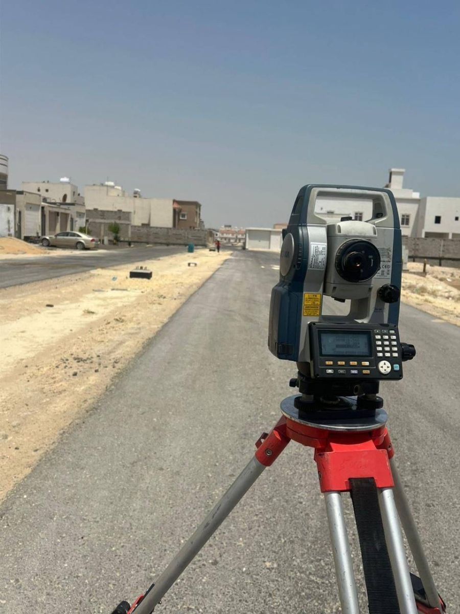 بلدية الجبيل تواصل تطوير ضاحية الملك فهد بـ309 أعمدة إنارة