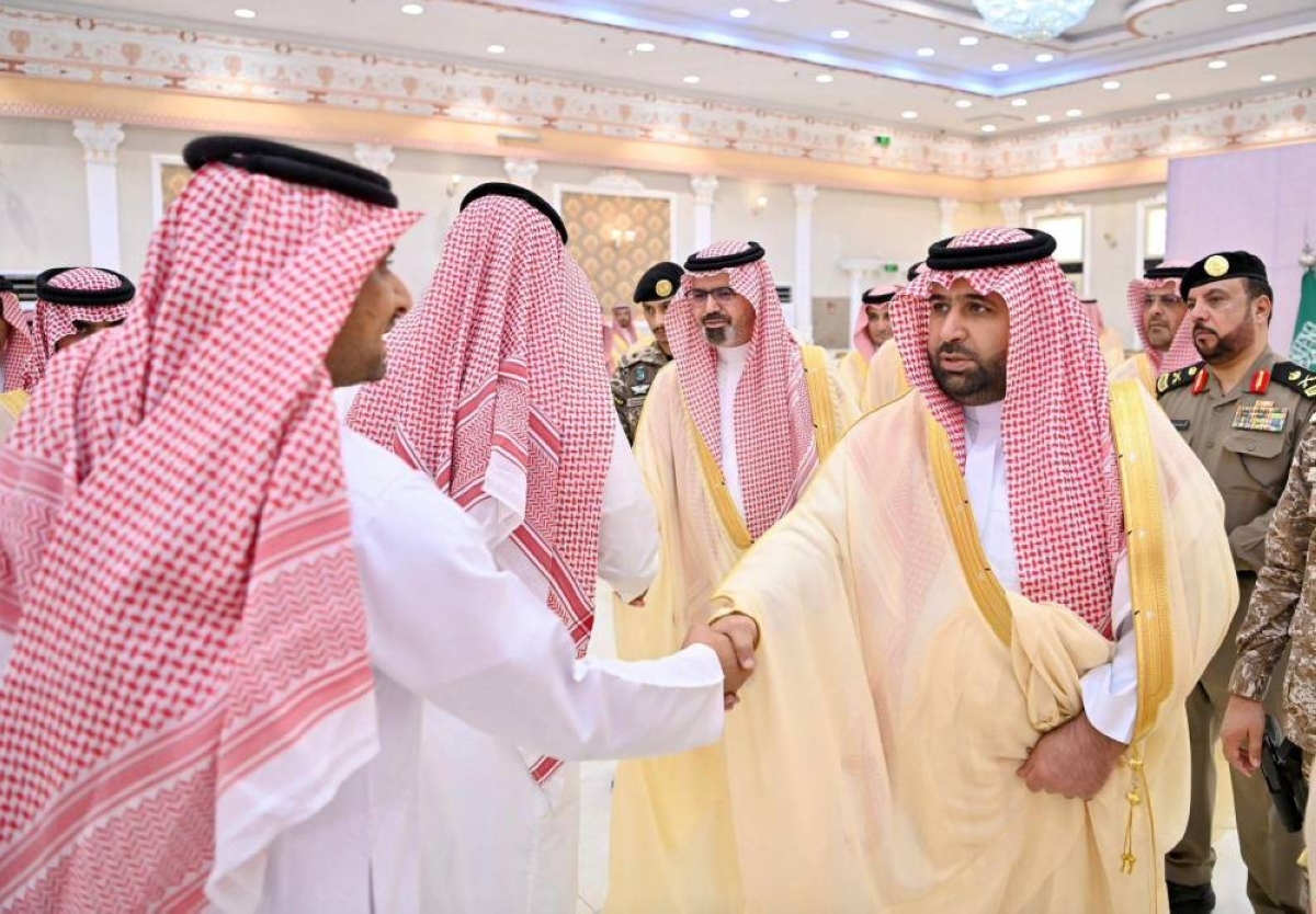 أمير جازان ونائبه يلتقيان مشايخ وأهالي محافظتي صامطة والطوال