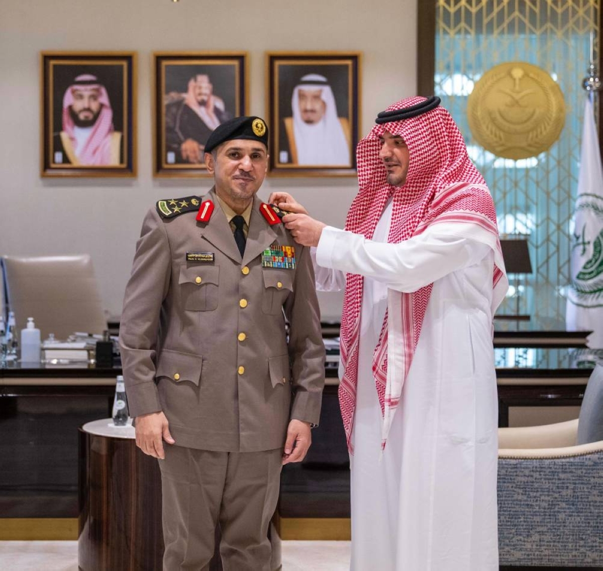 وزير الداخلية يقلد الشلهوب رتبة عميد