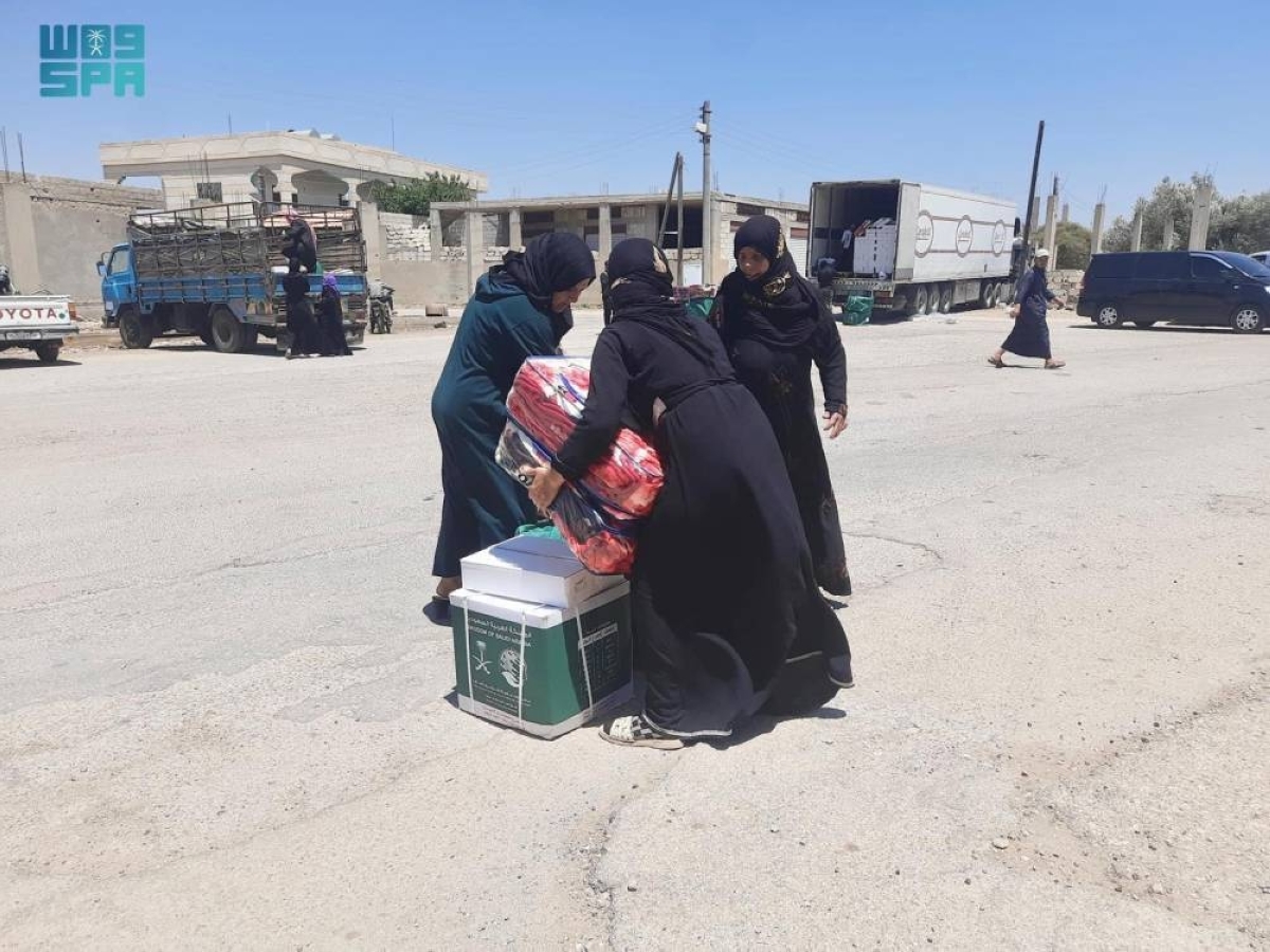 242 سلة غذائية من «سلمان للإغاثة» إلى النازحين بالسويداء