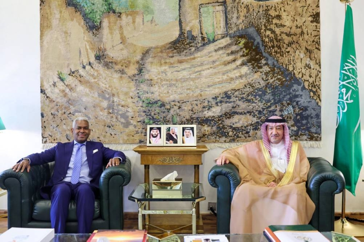 الخريجي يستقبل سفير جمهورية الدومينيكان لدى المملكة