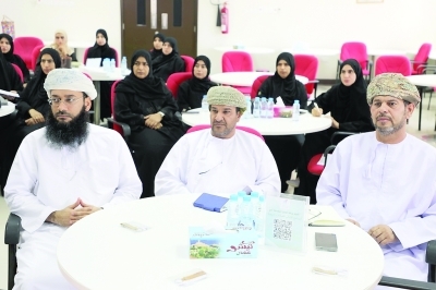«رؤى مستقبلية وفكر مستدام» برنامج تدريبي بتعليمية الداخلية