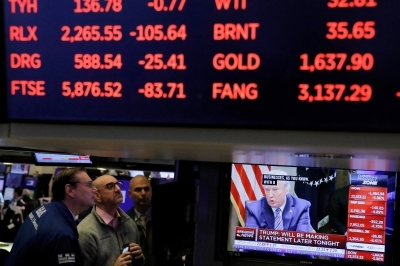 الذهب يستقر والدولار يكافح مع انحسار التوترات في الشرق الأوسط