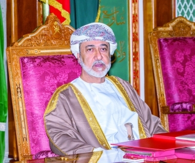 جلالة السلطان يعود إلى أرض الوطن بعد زيارة خاصة للمملكة المتحدة