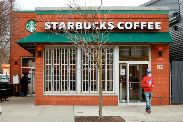 Starbucks reports a slide in sales and traffic