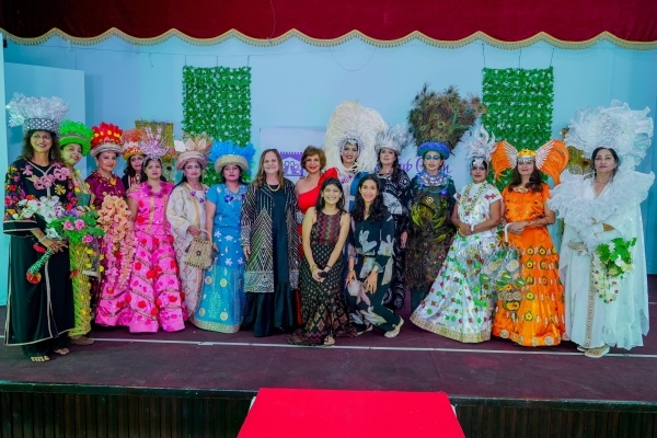 Blossoming creativity: A spectacular flower fashion showcase