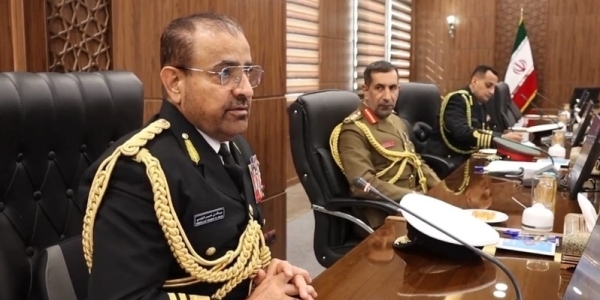 Chief of Staff meets military leaders in Iran