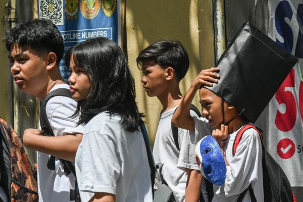 Heat wave shuts down schools in nearly half Philippine capital