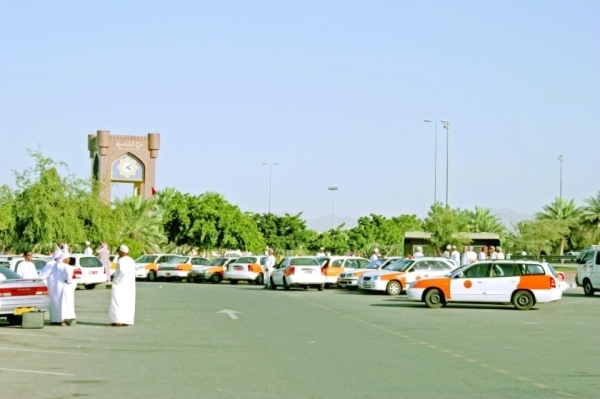 Another deadline nears for street taxis to join firms