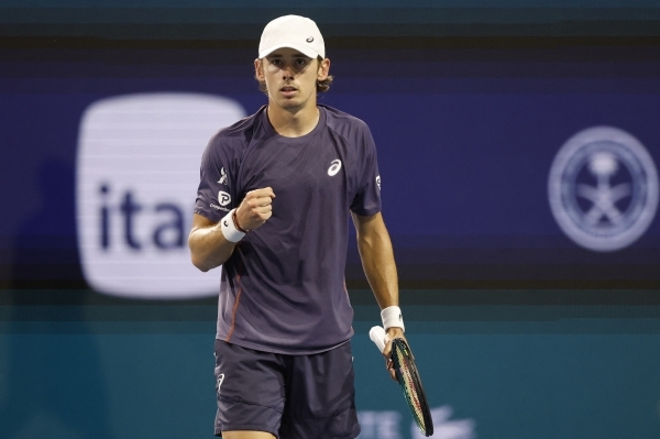 De Minaur ends Fonseca challenge, Zverev through