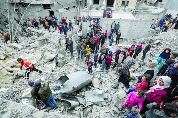 Gaza hospital hit as Israel intensifies assault
