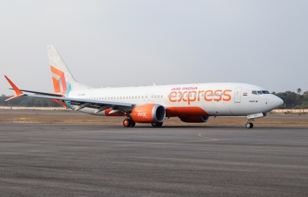 Indian airlines to suffer higher costs, Pakistan closes airspace