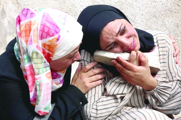 Israeli strikes kill 40 in Gaza Strip