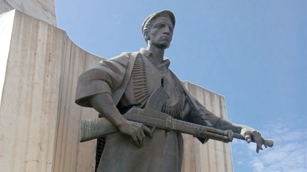 HM visits Memorial of the Martyr, National Museum of Moudjahid
