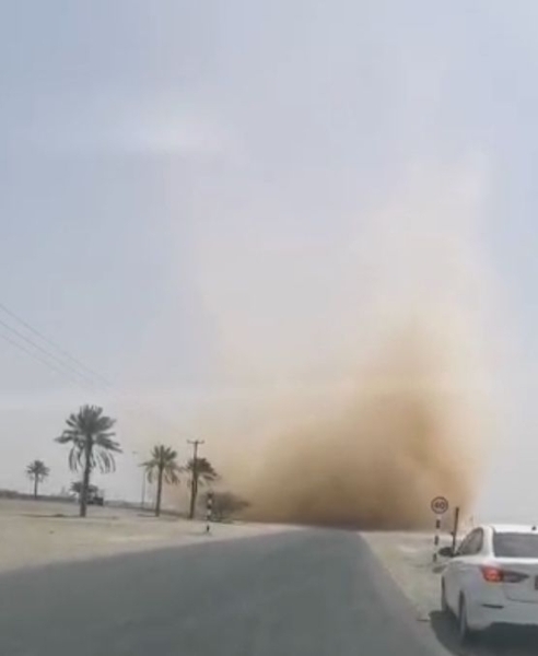 Northwesterly winds bring dust, heat and wave activity across Oman