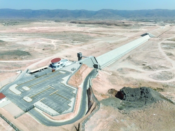 RO 23m Wadi Anaar Dam opens in Salalah